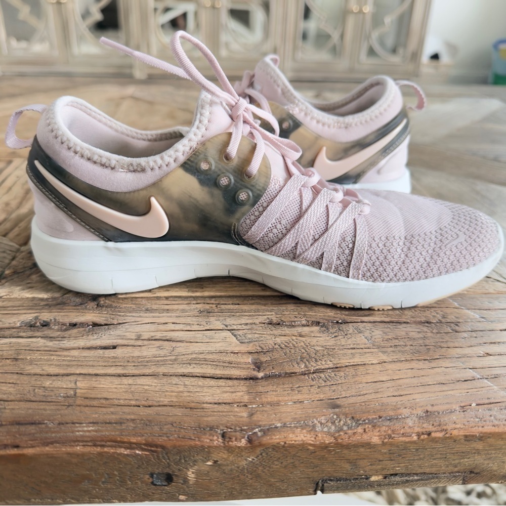 Nike Free Tr 7 Women's Light Pink Athletic Shoe 7.5 - Picture 7 of 11
